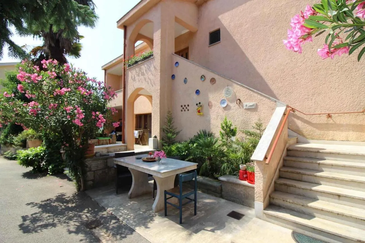 Mugeba Apartment In Porec/Istrien 9872 0*,